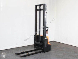 Gerbeur accompagnant Doosan LSM 12 N