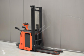 Apilador Linde L 12 L 12 LAP usado