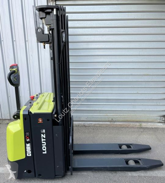 Apilador Clark SX12
