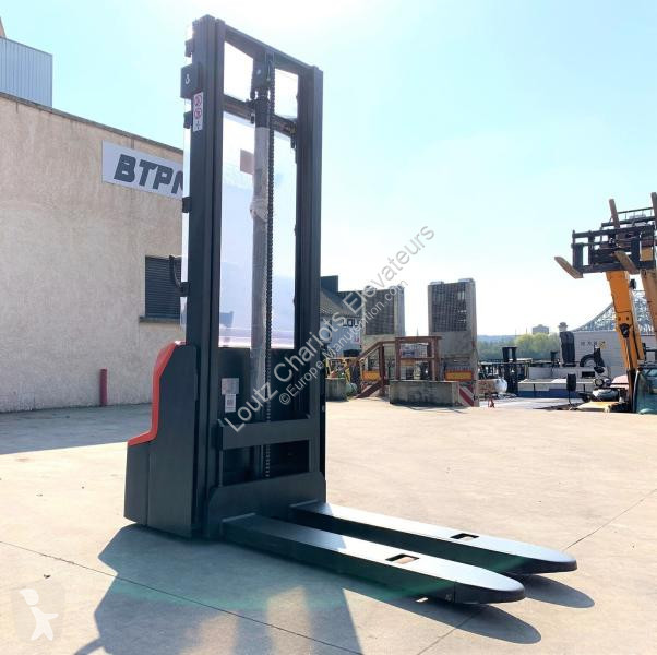 Stacker STOCKMAN  PSE12N3200