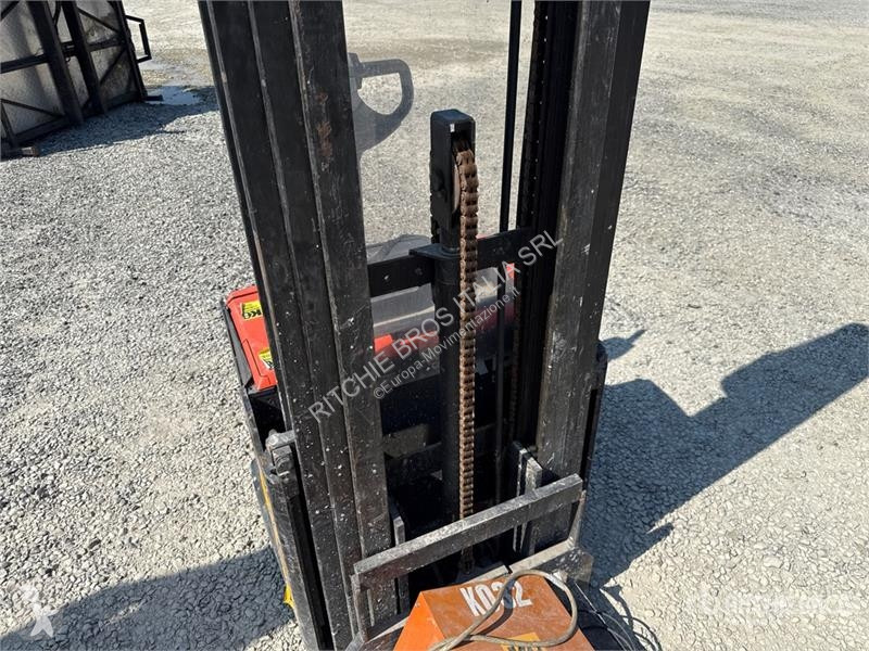 堆垛机 Toyota 8SM14 1400 kg Electric Stacker