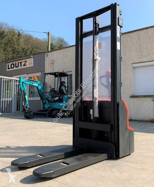 Stacker STOCKMAN  PSE12N3200