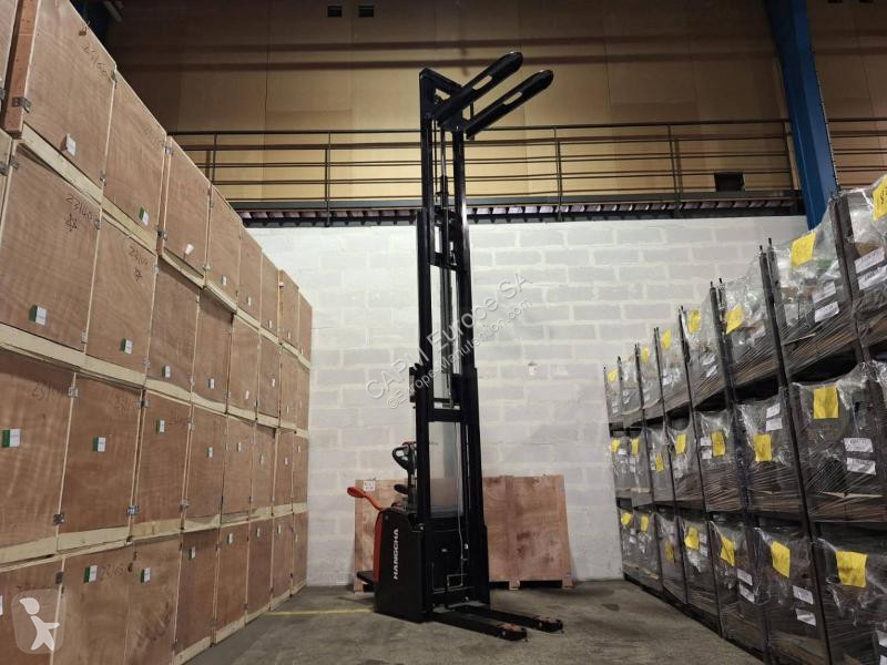 Apilador Hangcha  CDD16-AZ3S