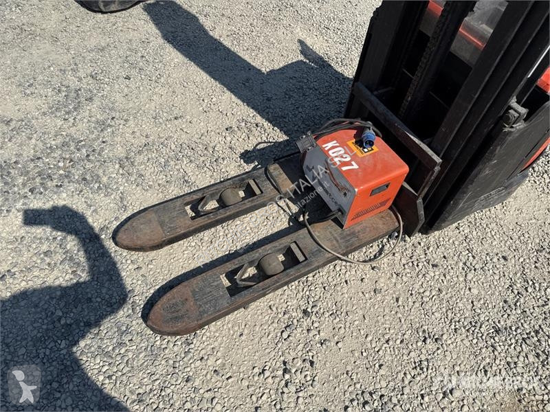 堆垛机 Toyota 8SM12 1200 kg Electric Stacker
