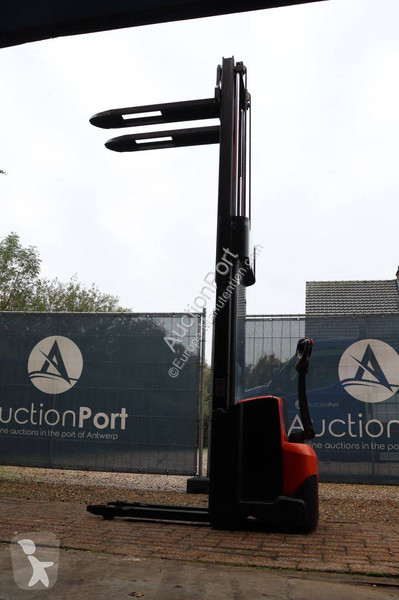 Stacker Toyota SWE140