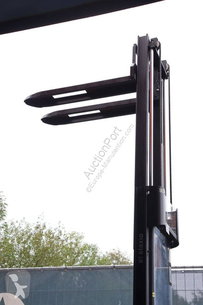 Stacker Toyota SWE140