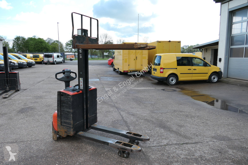 Apilador BT SWE 080L