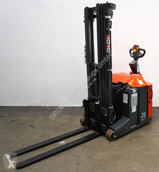 Stacker Combilift CS1250
