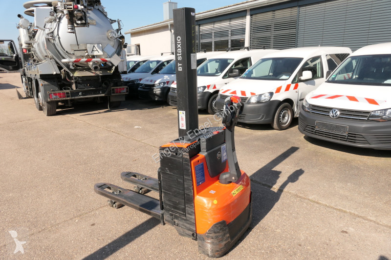 Apilador BT SWE 080L