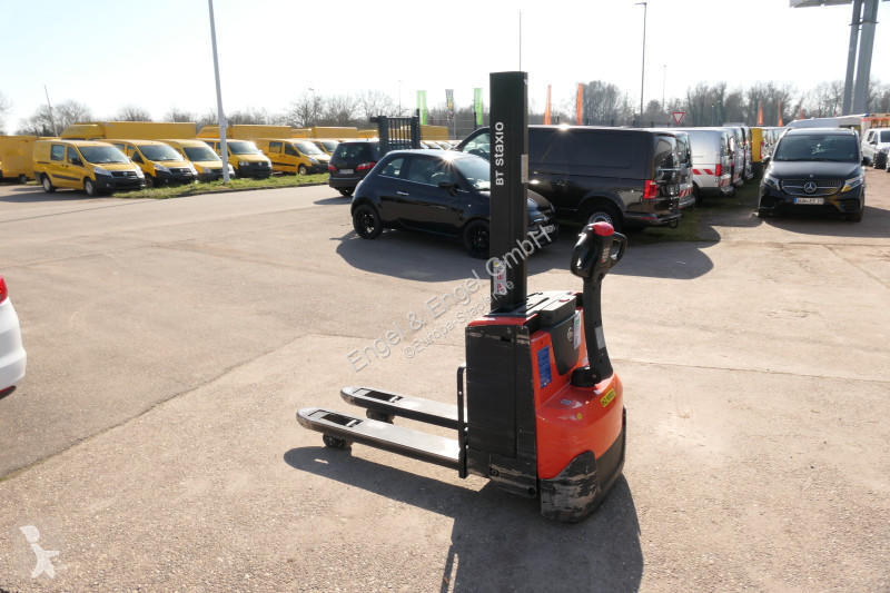 Apilador BT SWE 080L