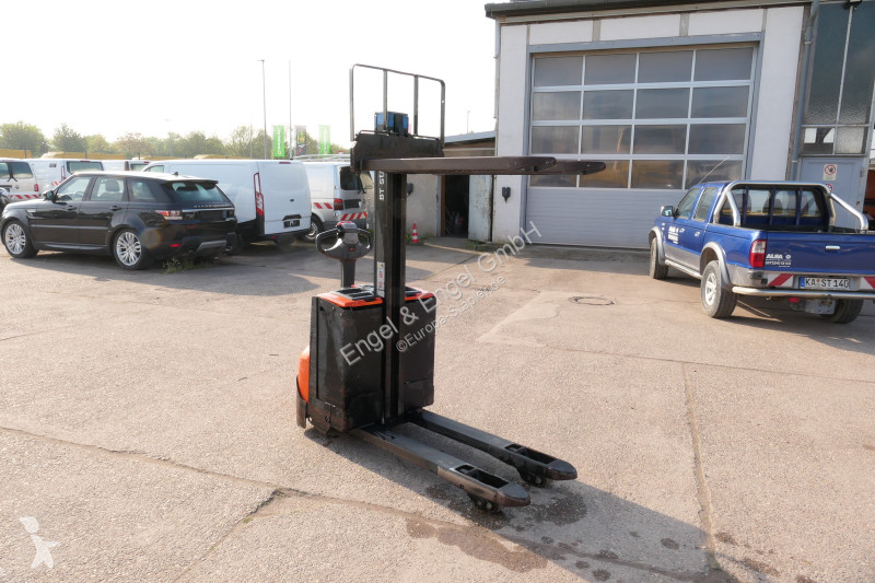 Apilador BT SWE 080L