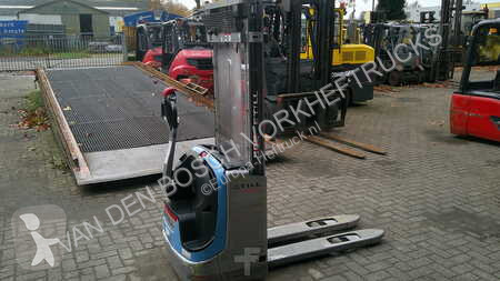 Electrotranspalet Still