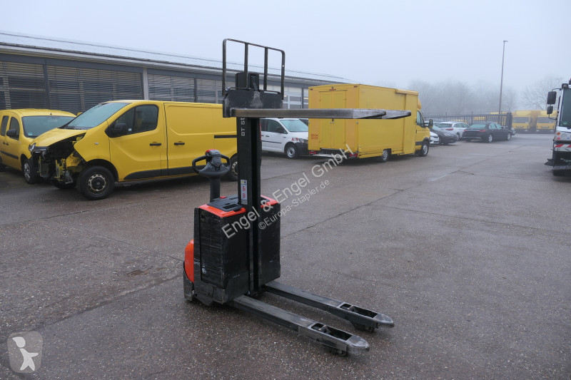 Apilador BT SWE 080L