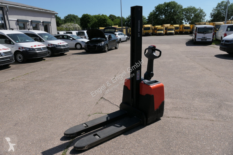 Apilador BT HWE 100 Elektro