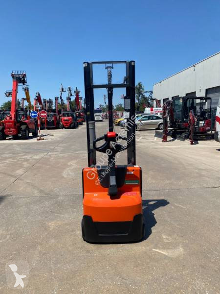 Apilador BT SWE 100