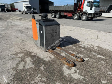 Stapelaar met staanplaats bestuurder Still