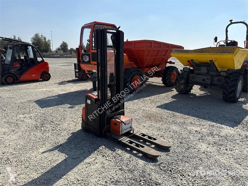 堆垛机 Toyota 8SM12 1200 kg Electric Stacker