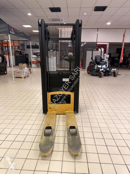 Штабелёр Yale  MS10AC
