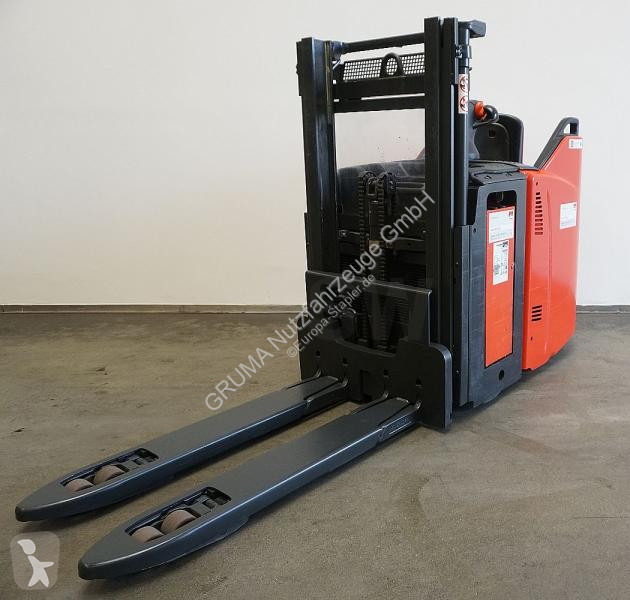 Stacker Linde  D 12 SP 133
