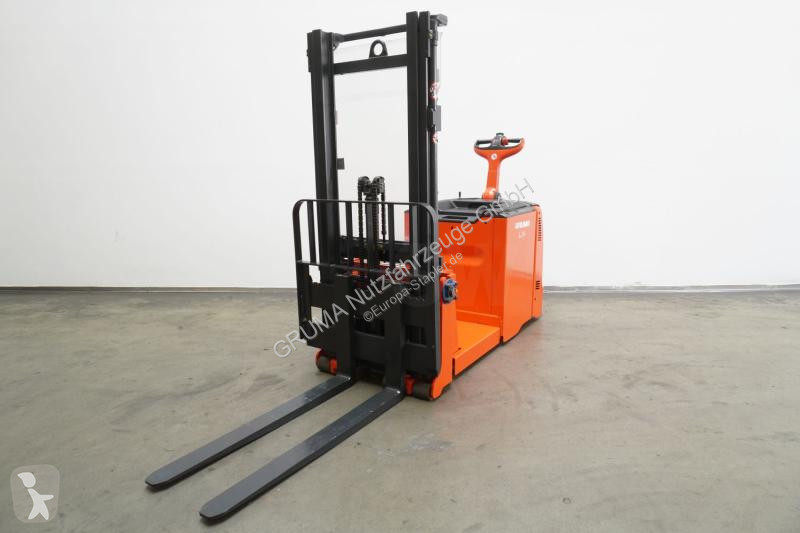 Stacker Linde  L 16 AC 1170