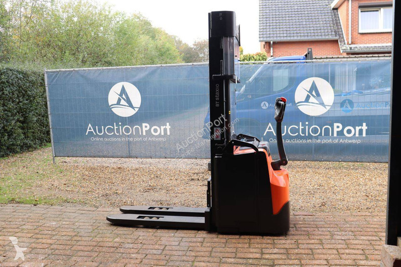Stacker Toyota SWE200