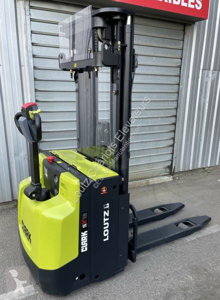 Apilador Clark SX12