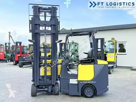 Aisle Master  stacker