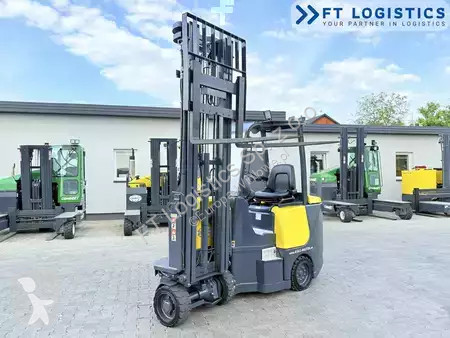 Aisle Master  stacker