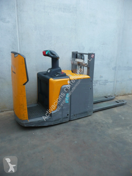 Apilador Jungheinrich 166 ZT