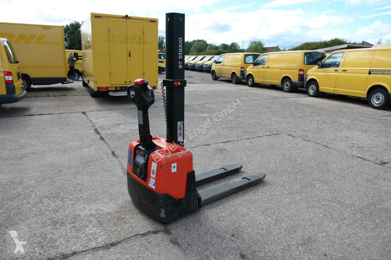 Apilador BT HWE 100 Elektro