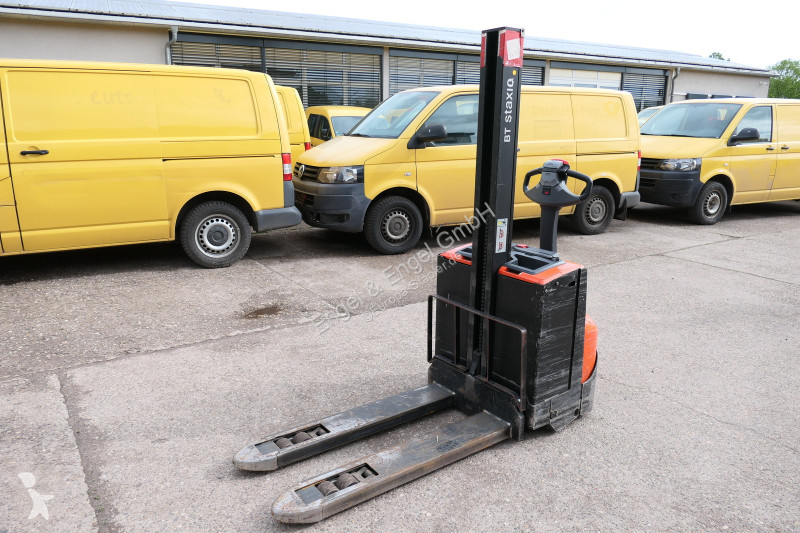 Apilador BT SWE 080L