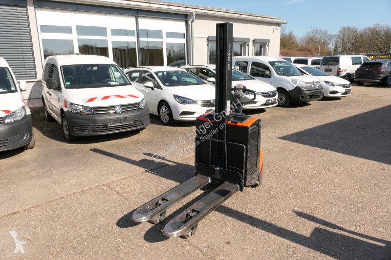 Apilador BT SWE 080L