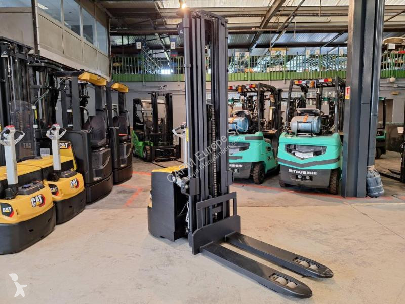 Gerbeur Caterpillar  NSP16NI