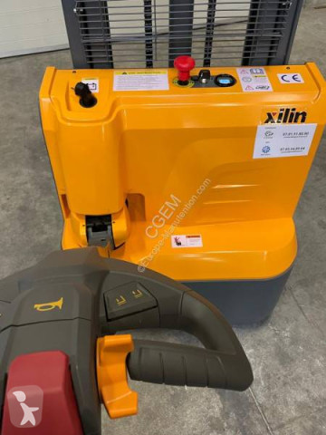 Gerbeur accompagnant Xilin neuf