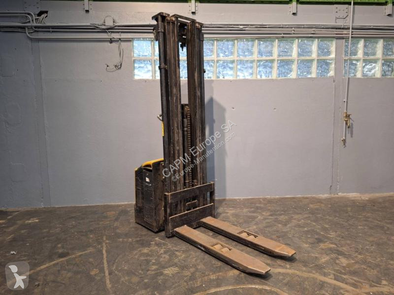 Gerbeur Caterpillar NSP16N