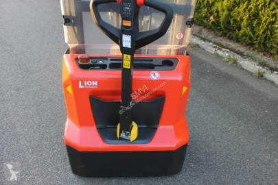 New Noblelift pedestrian stacker