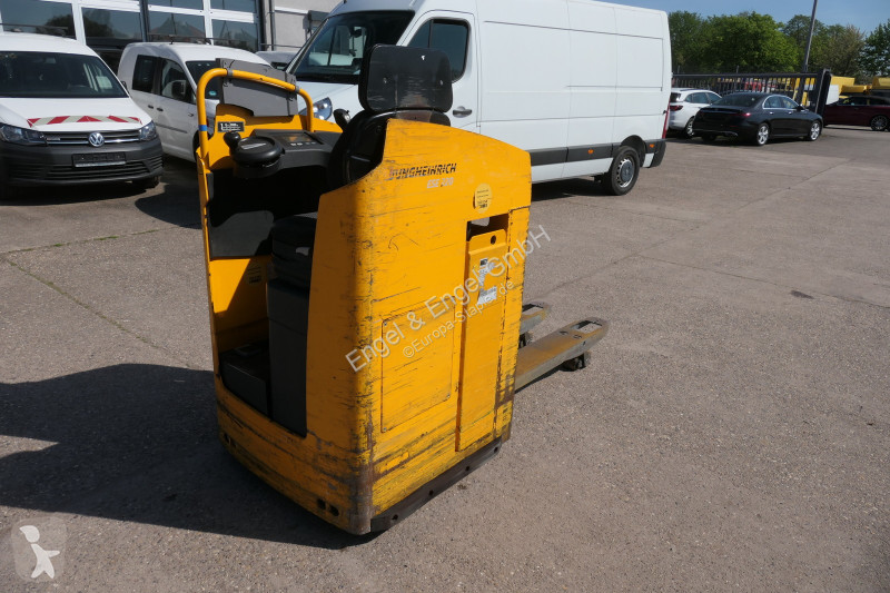 مرفاع شوكي Jungheinrich ESE 220