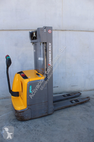 مرفاع شوكي Jungheinrich 409 DZ