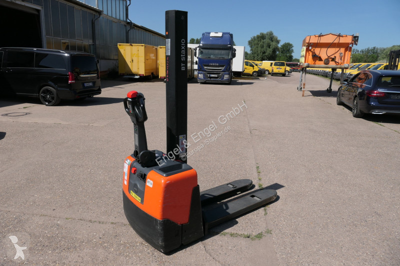 Apilador BT HWE 100 Elektro