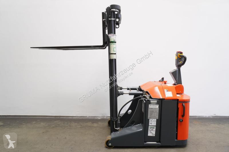 Stohovací zařízení Combilift  CS1250