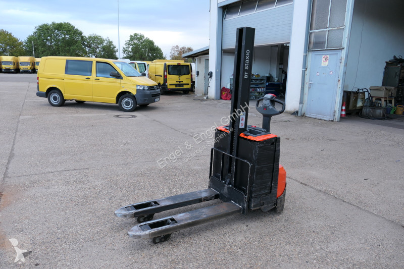 Apilador BT SWE 080L
