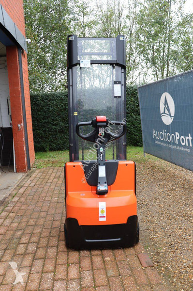 Stacker Toyota SWE140