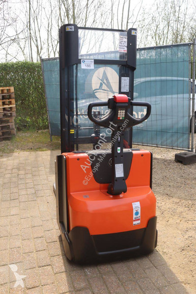 Stacker Toyota BT