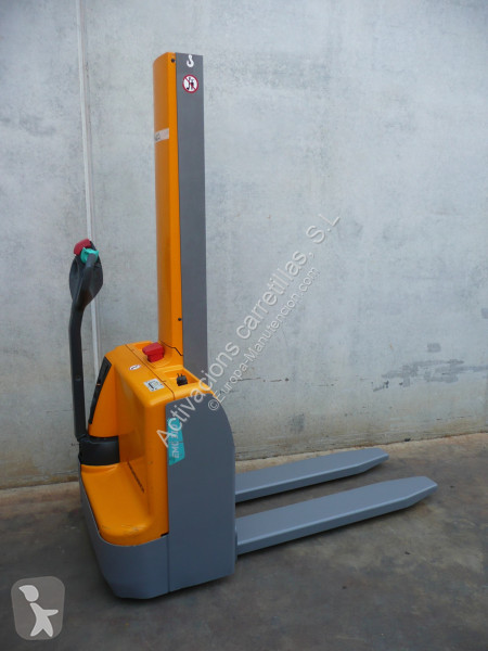 Apilador Jungheinrich 154 E