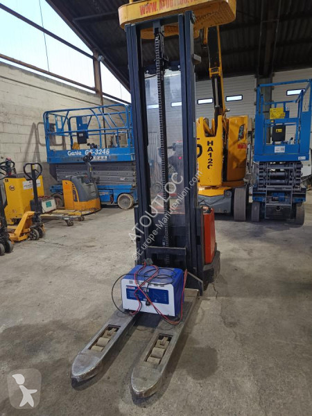 Apilador BT SWE 120L