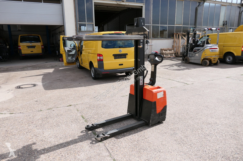 Apilador BT HWE 100 Elektro