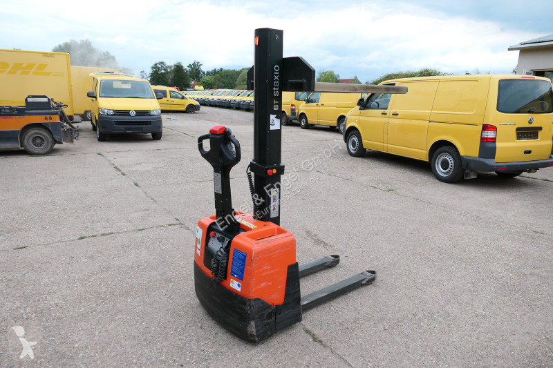 Apilador BT HWE 100 Elektro