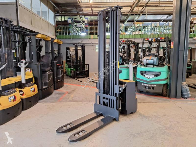 Gerbeur Caterpillar  NSP16NI