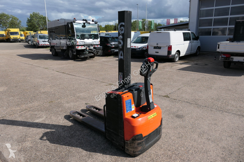 Stohovač BT SWE 080L