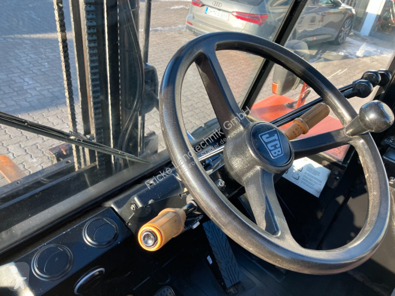 رافعة شوكية لجميع التضاريس JCB  930-4 T4